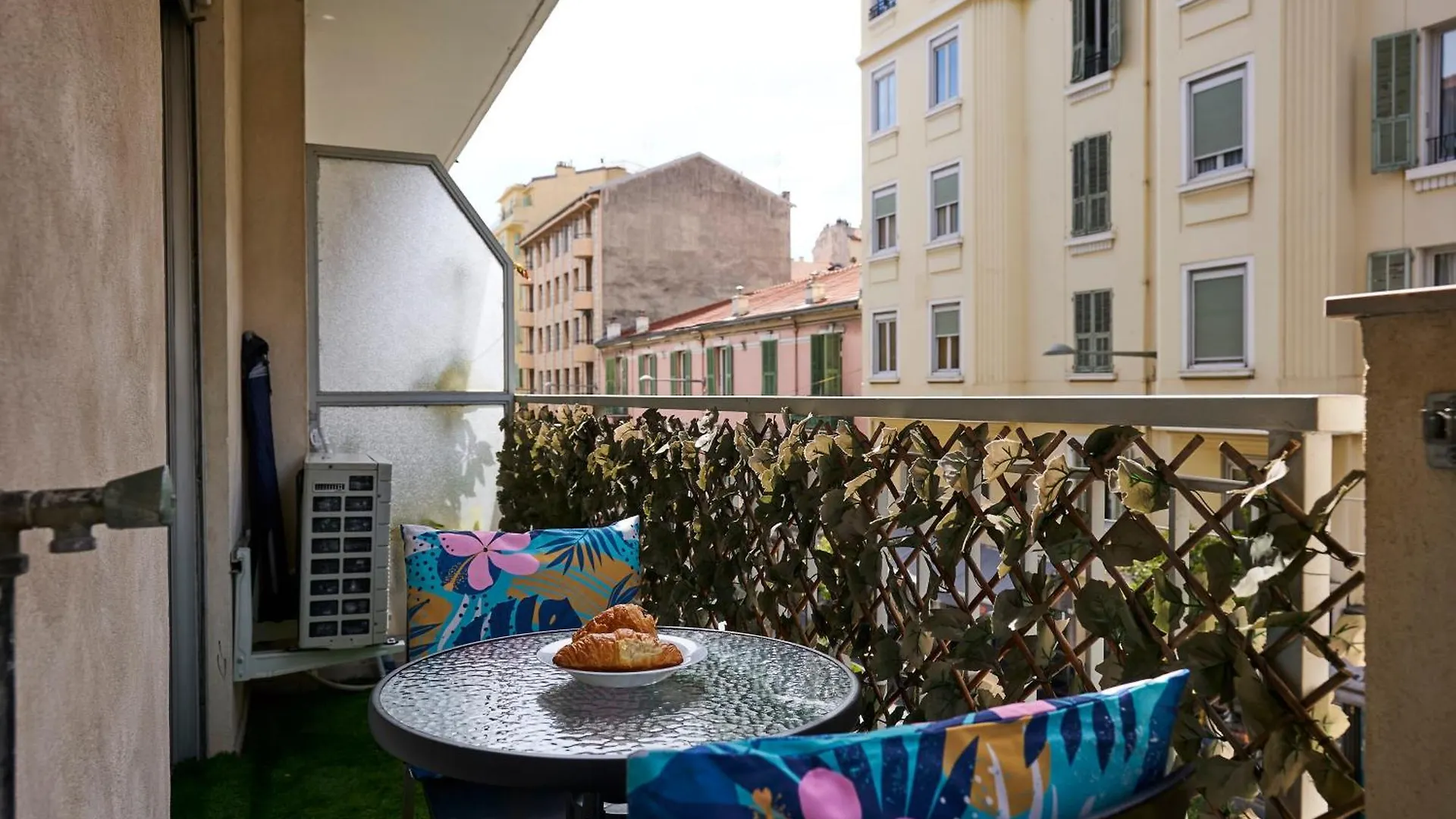 Moderne 2/3 Pieces Pres Du Port Apartment Nice
