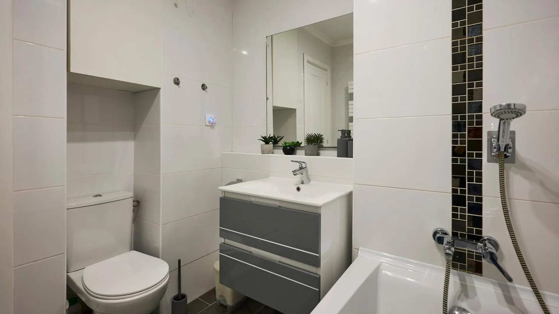 Moderne 2/3 Pieces Pres Du Port Apartment Nice